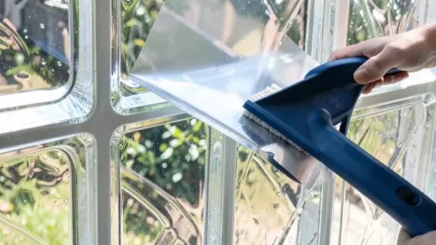 folia lustrzana montaż