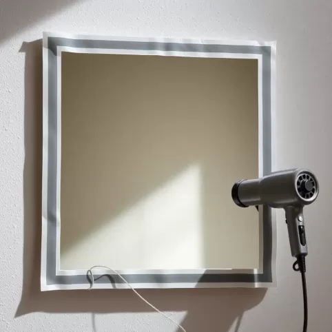 Jak odkleić lustro przyklejone taśma