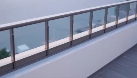 Jaka wysokość balustrady na tarasie