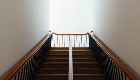 Jaka wysokość balustrady schodowej